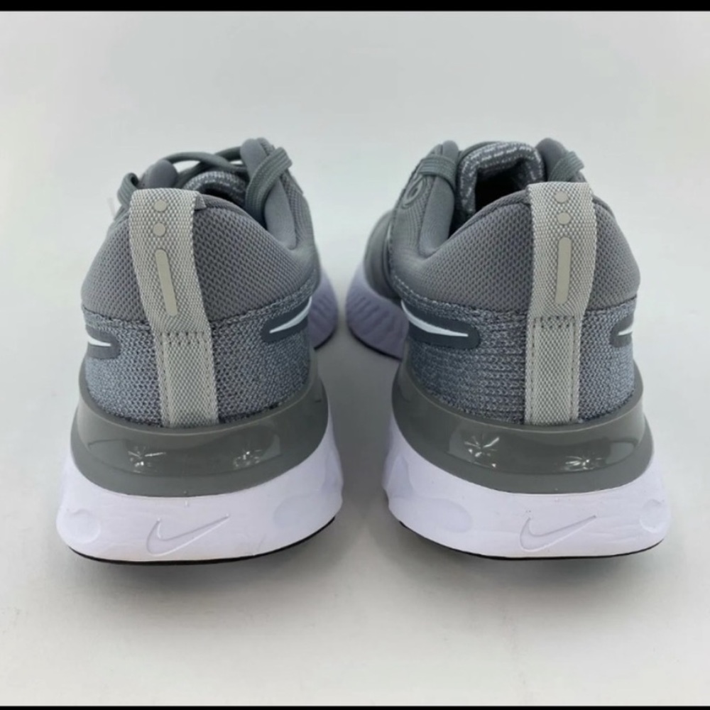 SOLD New in Box Woen Nike React Infinity Run FK2 Grey Rubber shoe Sneakers - Picture 3 of 10